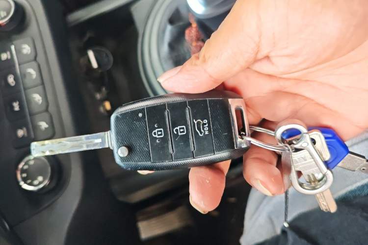 Used Kia Sportage R 2015 2.0L Manual Two-Wheel Drive GL Model Vehicle Key