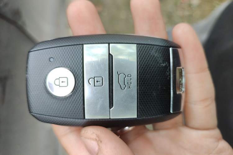 Used Kia Sportage R 2015 2.0L Automatic Two-Wheel Drive DLX Model Vehicle Key