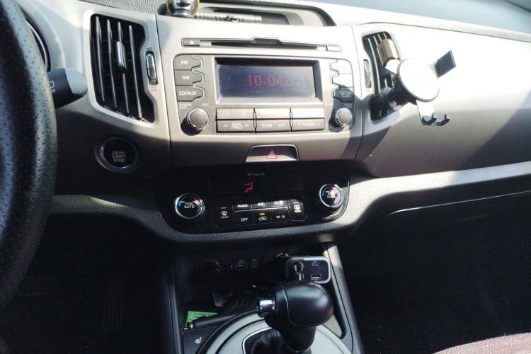 Used Kia Sportage R 2015 2.0L Automatic Two-Wheel Drive DLX Model Audio And AC Panel