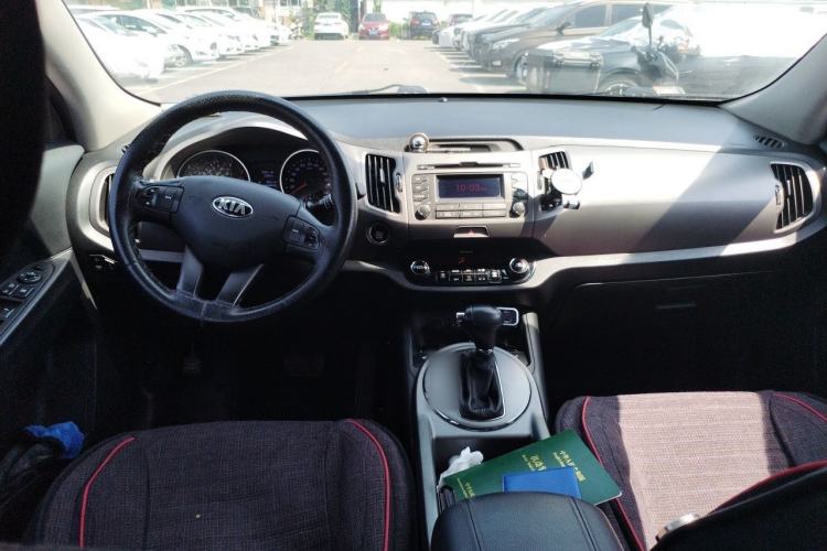 Used Kia Sportage R 2015 2.0L Automatic Two-Wheel Drive DLX Model Center Console