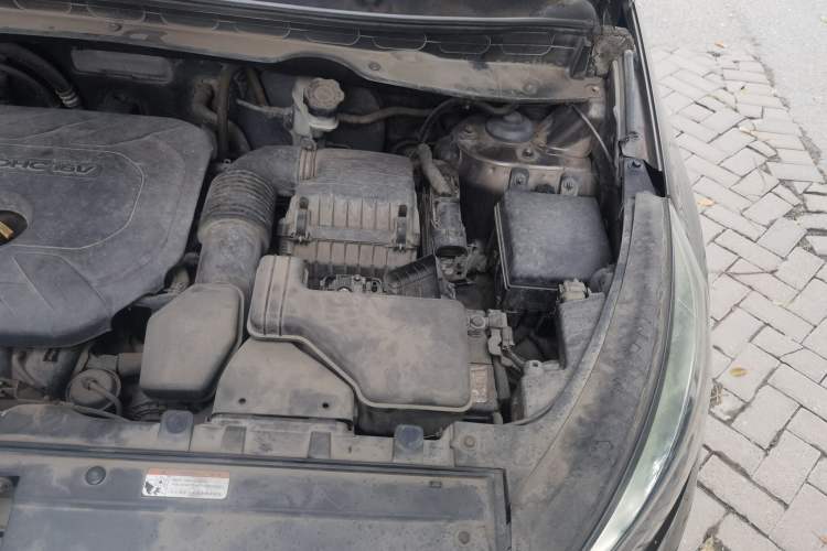 Used Kia Sportage R 2015 2.0L Manual Two-Wheel Drive GL Model Engine Bay Left