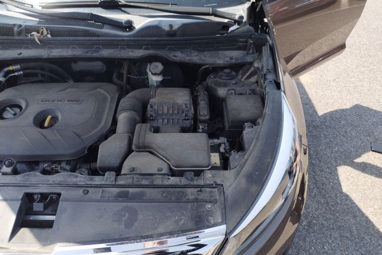 Used Kia Sportage R 2015 2.0L Automatic Two-Wheel Drive DLX Model Engine Bay Left
