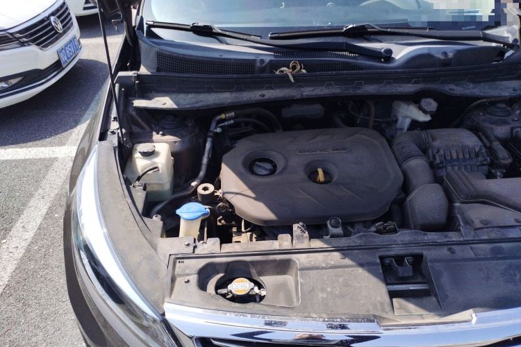 Used Kia Sportage R 2015 2.0L Automatic Two-Wheel Drive DLX Model Engine Bay Right
