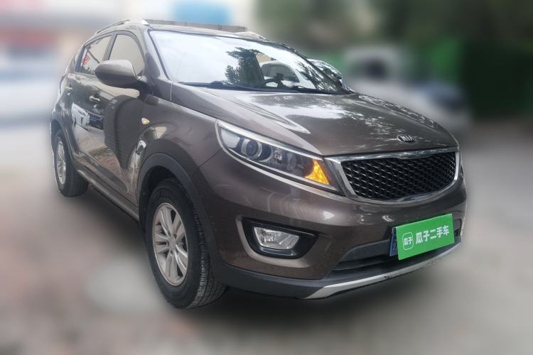 Used Kia Sportage R 2015 2.0L Manual Two-Wheel Drive GL Model Front Right 45 Deg