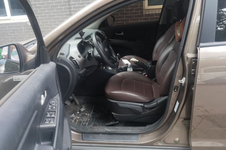 Used Kia Sportage R 2015 2.0L Manual Two-Wheel Drive GL Model Left Front Seat