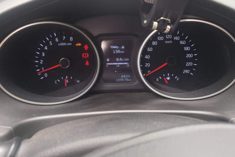 Used Kia Sportage R 2015 2.0L Manual Two-Wheel Drive GL Model Odometer Close Up
