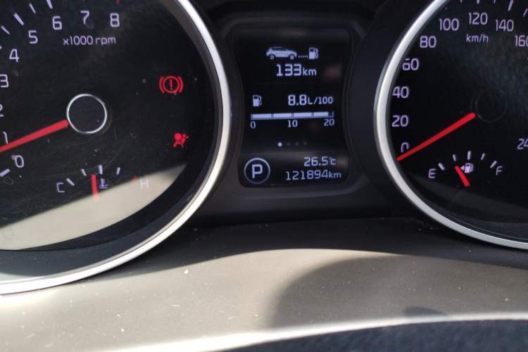 Used Kia Sportage R 2015 2.0L Automatic Two-Wheel Drive DLX Model Odometer Close Up