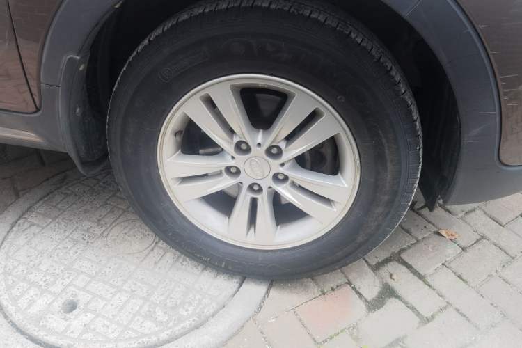 Used Kia Sportage R 2015 2.0L Manual Two-Wheel Drive GL Model Right Front Wheel Hub