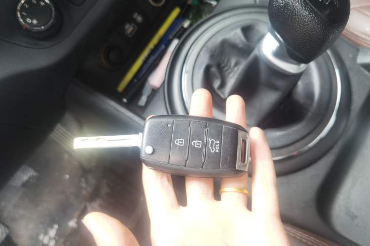Used Kia Sportage R 2015 2.0L Manual Two-Wheel Drive GL Model Vehicle Key