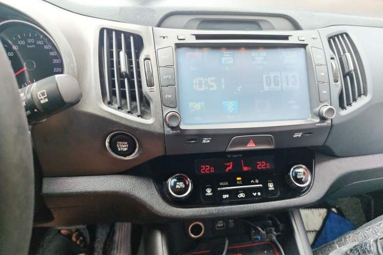 Used Kia Sportage R 2015 2.0L Automatic Two-Wheel Drive DLX Model Audio And AC Panel