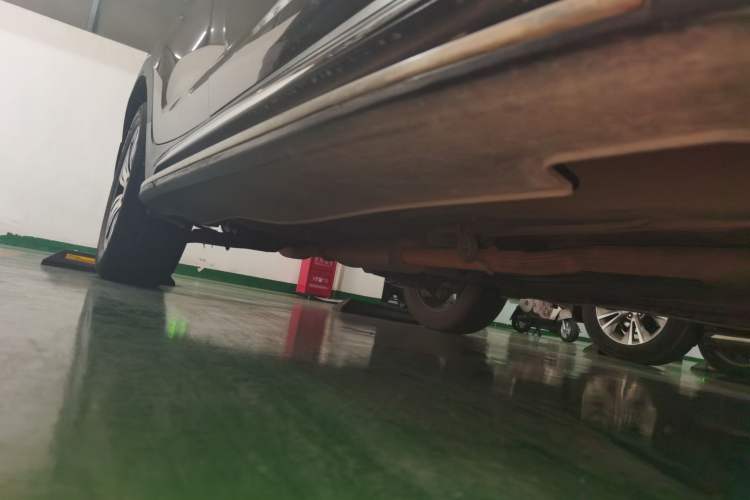 Used Kia Sportage R 2015 2.0L Automatic Two-Wheel Drive DLX Model Chassis Front Right