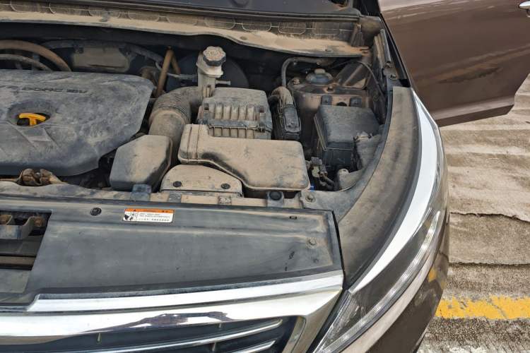 Used Kia Sportage R 2015 2.0L Automatic Two-Wheel Drive GLS Engine Bay Left
