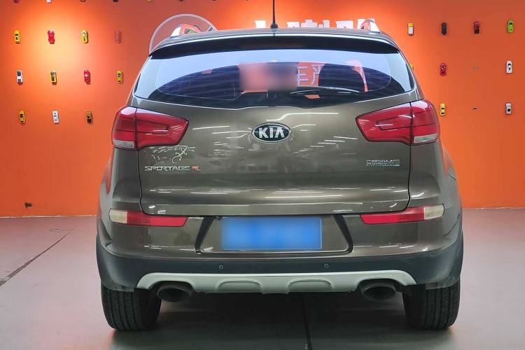 Used Kia Sportage R 2015 2.0L Automatic Two-Wheel Drive DLX Model Exterior 4