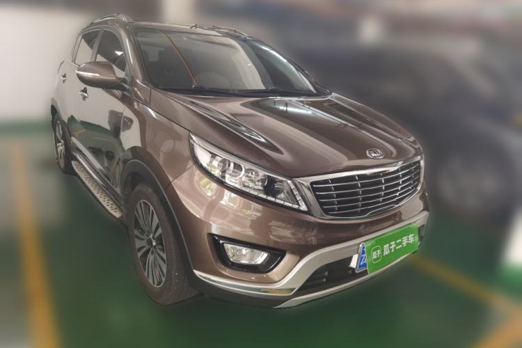 Used Kia Sportage R 2015 2.0L Automatic Two-Wheel Drive DLX Model Front Right 45 Deg