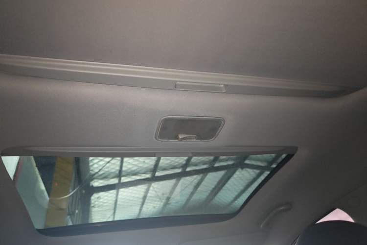 Used Kia Sportage R 2015 2.0L Automatic Two-Wheel Drive DLX Model Headliner