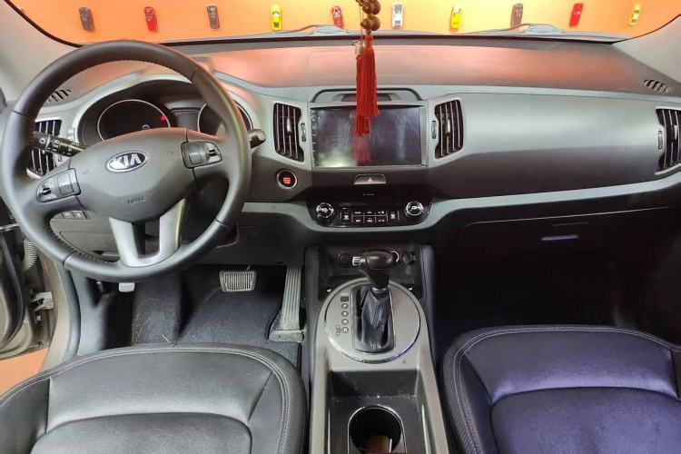 Used Kia Sportage R 2015 2.0L Automatic Two-Wheel Drive DLX Model Interior 1