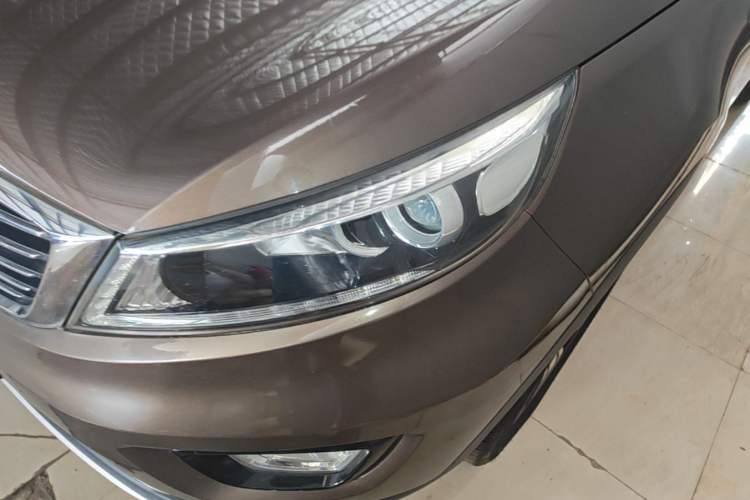 Used Kia Sportage R 2015 2.0L Automatic Two-Wheel Drive DLX Model Left Front Headlight