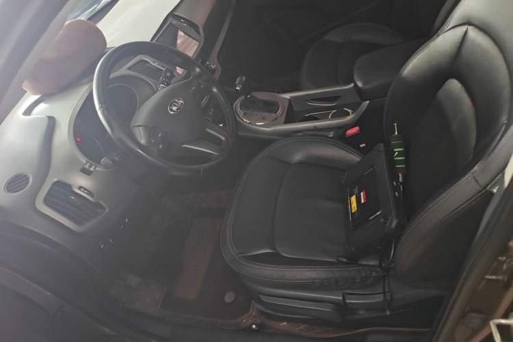 Used Kia Sportage R 2015 2.0L Automatic Two-Wheel Drive DLX Model Left Front Seat