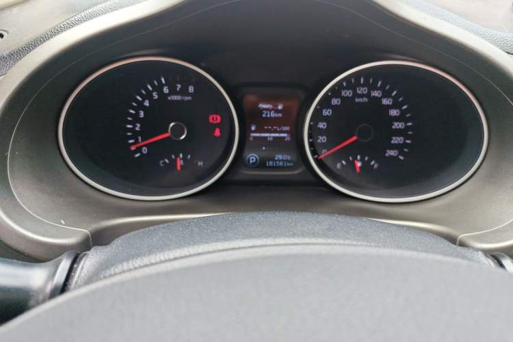 Used Kia Sportage R 2015 2.0L Automatic Two-Wheel Drive DLX Model Odometer Close Up