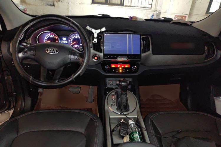 Used Kia Sportage R 2015 2.0L Automatic Two-Wheel Drive DLX Model Center Console