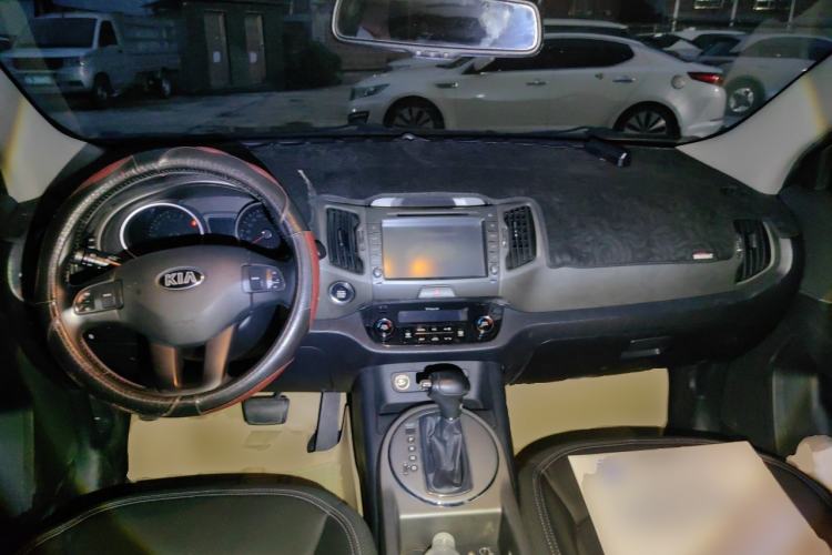 Used Kia Sportage R 2015 2.0L Automatic Two-Wheel Drive GLS Center Console