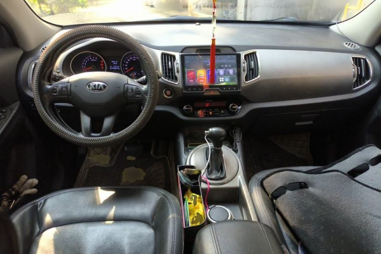 Used Kia Sportage R 2015 2.0L Automatic Two-Wheel Drive DLX Model Center Console