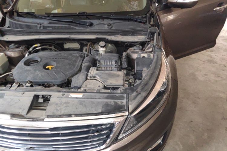 Used Kia Sportage R 2015 2.0L Automatic Two-Wheel Drive DLX Model Engine Bay Left