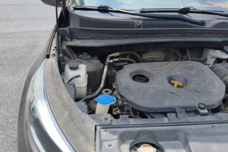 Used Kia Sportage R 2015 2.0L Automatic Two-Wheel Drive GLS Engine Bay Right