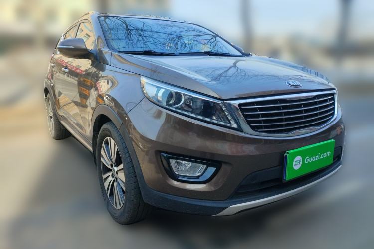 Used Kia Sportage R 2015 2.0L Automatic Two-Wheel Drive DLX Model Front Right 45 Deg
