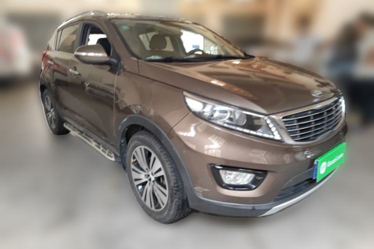 Used Kia Sportage R 2015 2.0L Automatic Two-Wheel Drive DLX Model Front Right 45 Deg