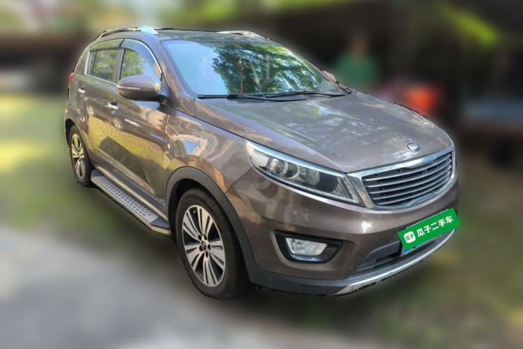Used Kia Sportage R 2015 2.0L Automatic Two-Wheel Drive DLX Model Front Right 45 Deg