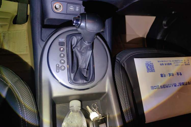 Used Kia Sportage R 2015 2.0L Automatic Two-Wheel Drive GLS Gear Lever