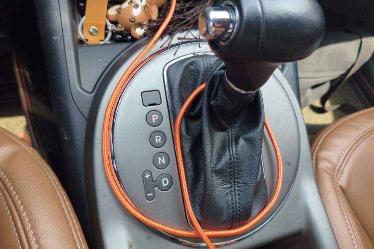 Used Kia Sportage R 2015 2.0L Automatic Two-Wheel Drive GLS Gear Lever