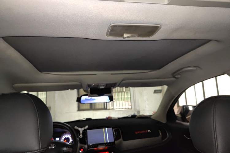 Used Kia Sportage R 2015 2.0L Automatic Two-Wheel Drive DLX Model Headliner