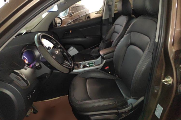 Used Kia Sportage R 2015 2.0L Automatic Two-Wheel Drive DLX Model Left Front Seat
