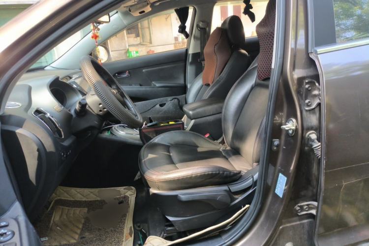 Used Kia Sportage R 2015 2.0L Automatic Two-Wheel Drive DLX Model Left Front Seat