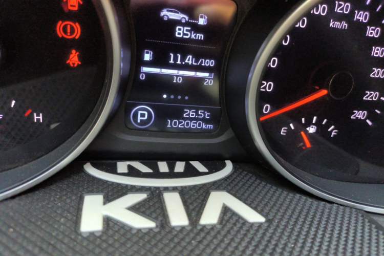 Used Kia Sportage R 2015 2.0L Automatic Two-Wheel Drive DLX Model Odometer Close Up
