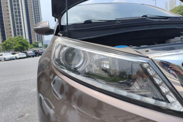 Used Kia Sportage R 2015 2.0L Automatic Two-Wheel Drive GLS Right Front Headlight