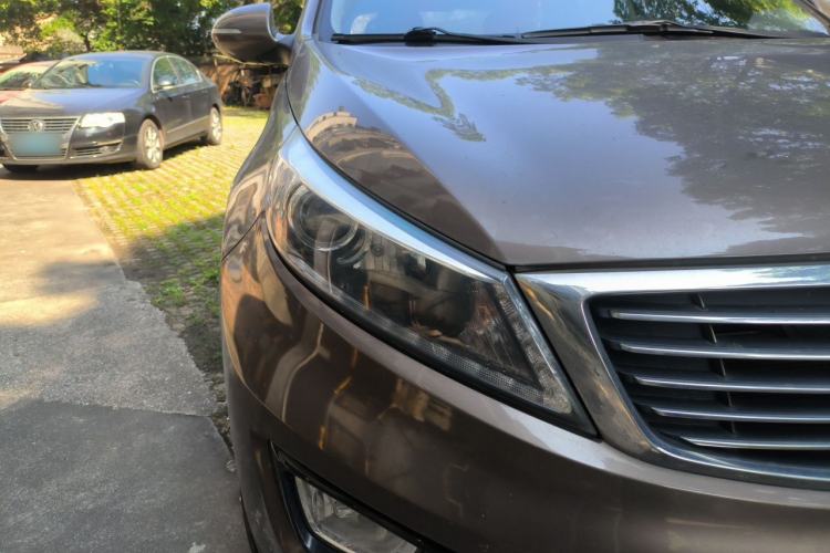 Used Kia Sportage R 2015 2.0L Automatic Two-Wheel Drive DLX Model Right Front Headlight
