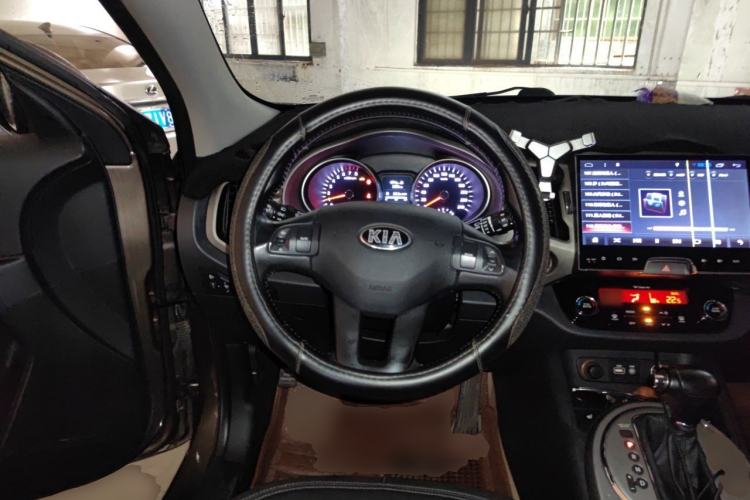Used Kia Sportage R 2015 2.0L Automatic Two-Wheel Drive DLX Model Steering Wheel