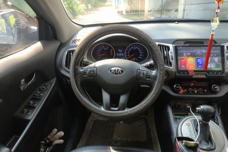 Used Kia Sportage R 2015 2.0L Automatic Two-Wheel Drive DLX Model Steering Wheel