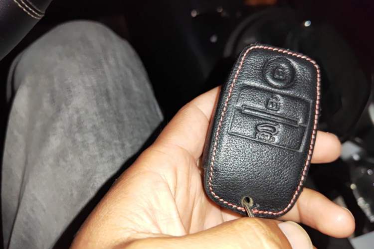 Used Kia Sportage R 2015 2.0L Automatic Two-Wheel Drive DLX Model Vehicle Key
