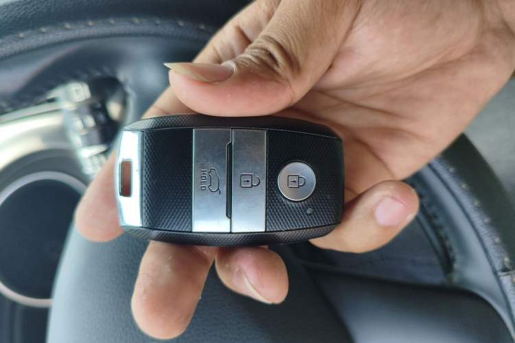 Used Kia Sportage R 2015 2.0L Automatic Two-Wheel Drive GLS Vehicle Key