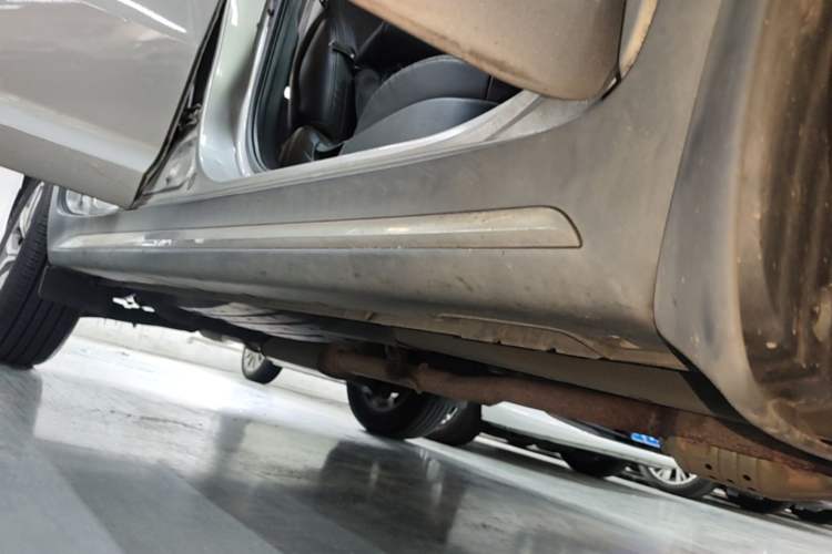 Used Kia Sportage R 2015 2.0L Automatic Two-Wheel Drive GLS Right Side Sill