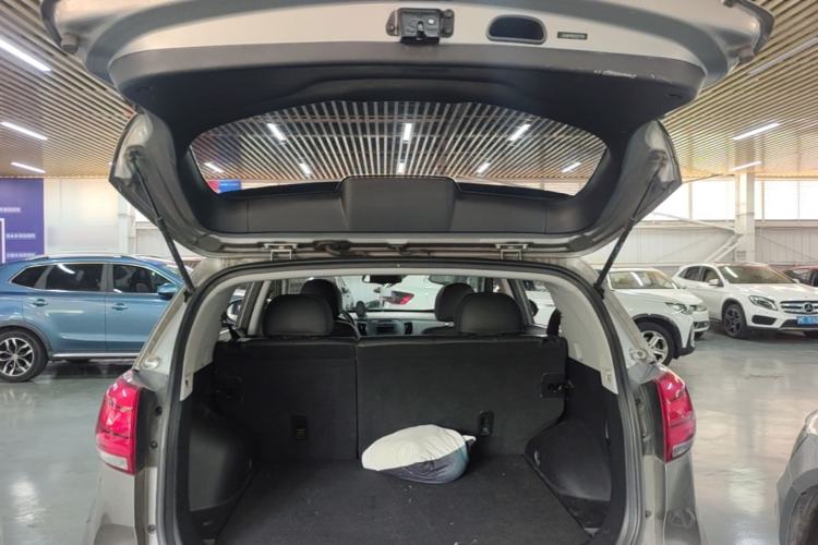 Used Kia Sportage R 2015 2.0L Automatic Two-Wheel Drive GLS Trunk