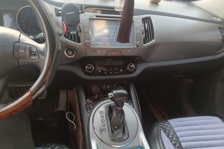 Used Kia Sportage R 2015 2.0L Automatic Two-Wheel Drive DLX Model Audio And AC Panel