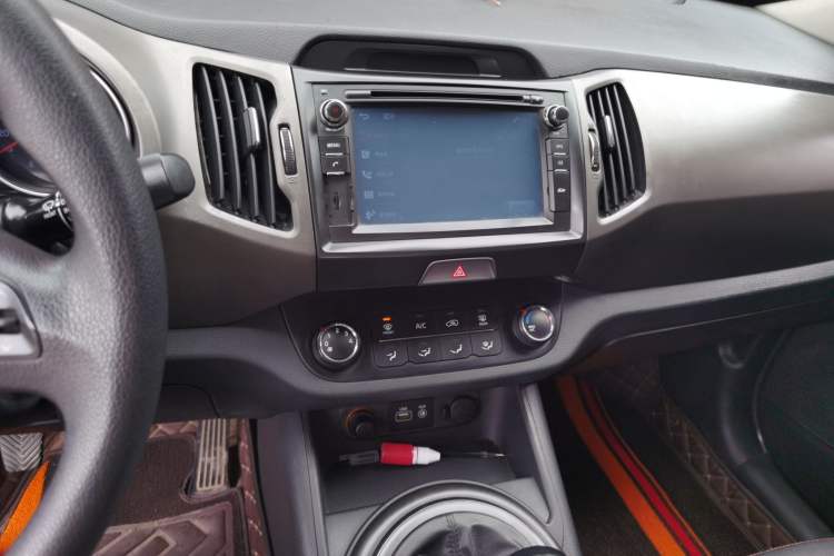 Used Kia Sportage R 2015 2.0L Manual Two-Wheel Drive GL Model Audio And AC Panel