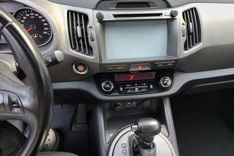 Used Kia Sportage R 2015 2.0L Automatic Two-Wheel Drive DLX Model Audio And AC Panel