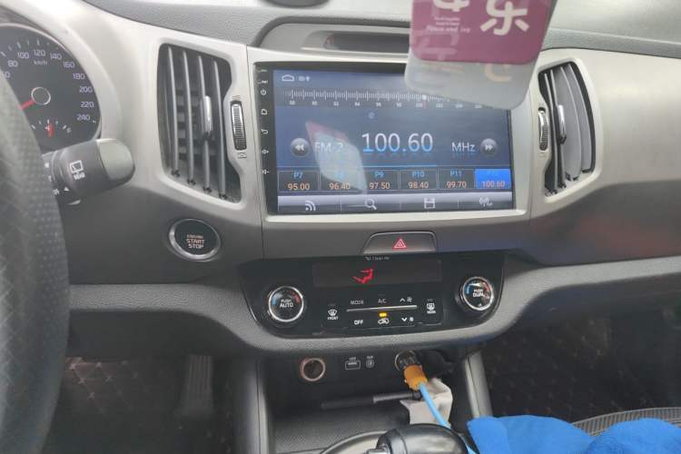 Used Kia Sportage R 2015 2.0L Automatic Two-Wheel Drive DLX Model Audio And AC Panel