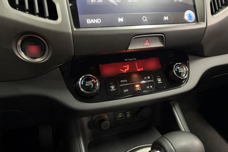 Used Kia Sportage R 2015 2.0L Automatic Two-Wheel Drive DLX Model Audio And AC Panel